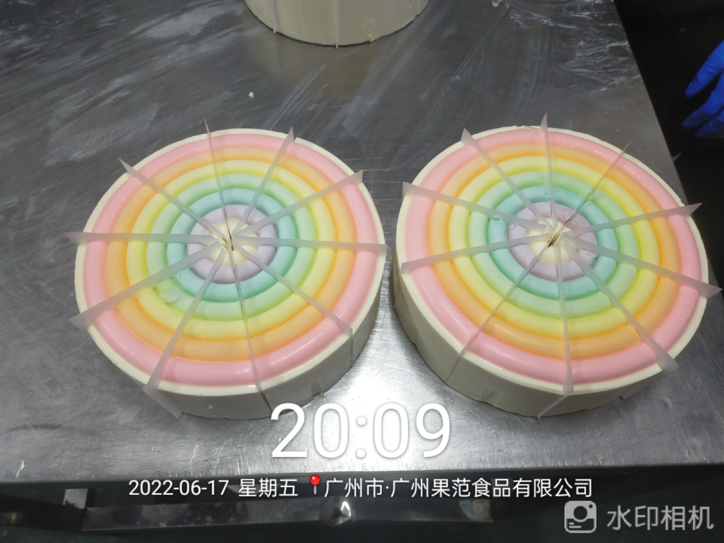 Cortador de pasteles congelados con inserción automática de papel para pasteles